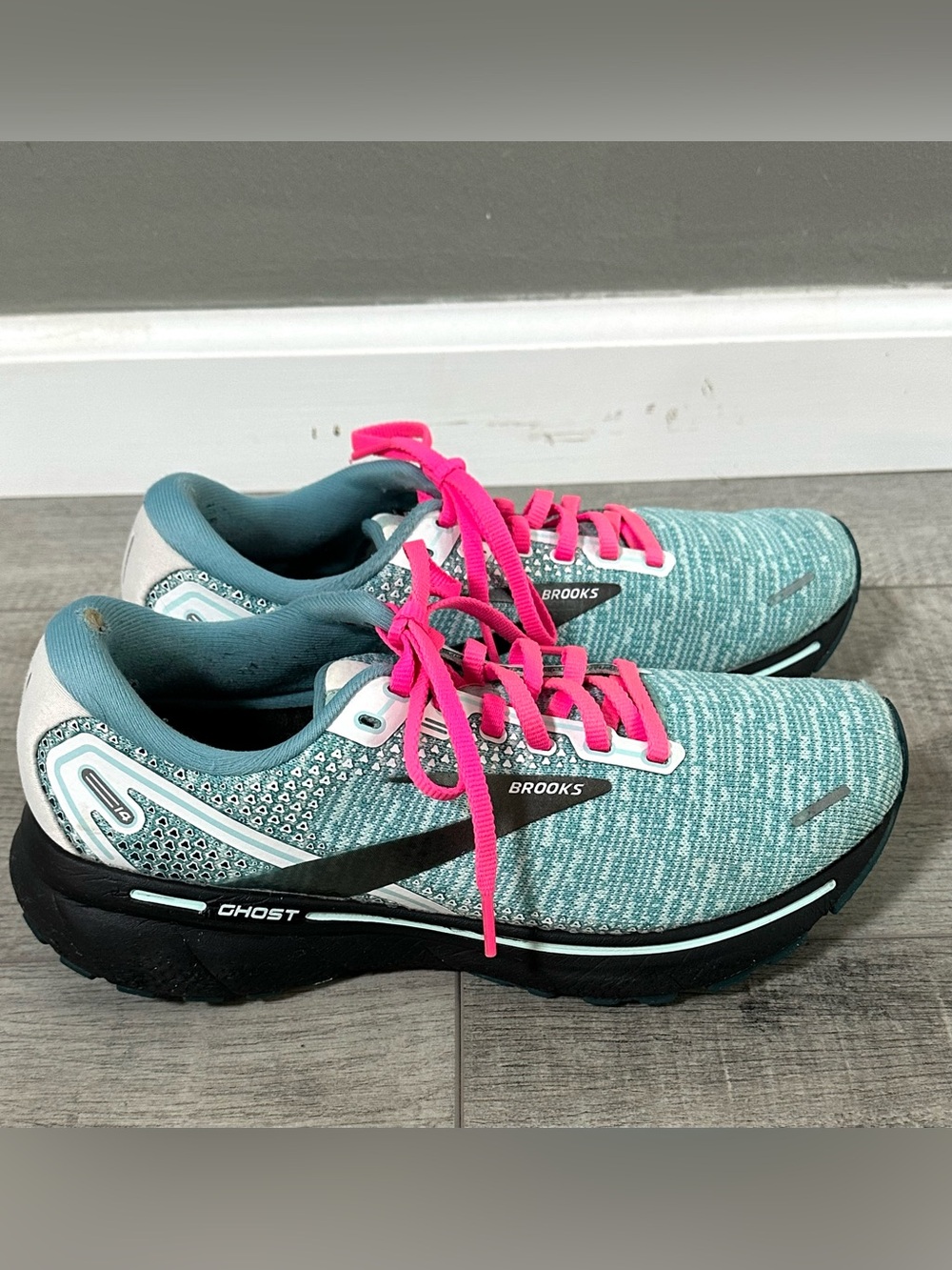 Brooks Women's Ghost 14 Running Athletic Shoes Teal Green/Hot Pink Laces Sz 8